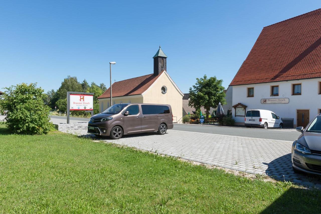 Gasthof-Pension Brauner Hirsch In Alfeld - Mittelfranken Bagian luar foto