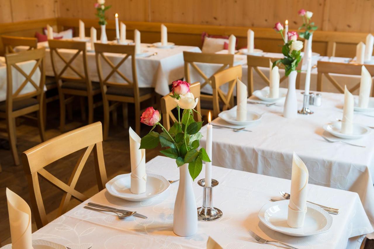 Gasthof-Pension Brauner Hirsch In Alfeld - Mittelfranken Bagian luar foto